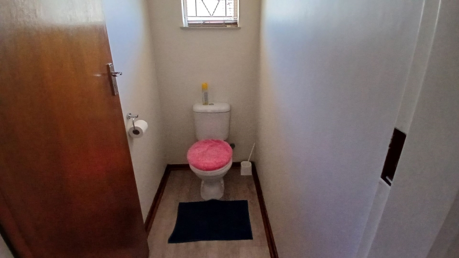 4 Bedroom Property for Sale in Pellissier Free State